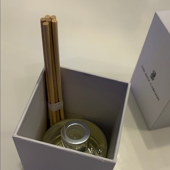 The Ritz-Carlton Diffuser - Picture 3 of 5